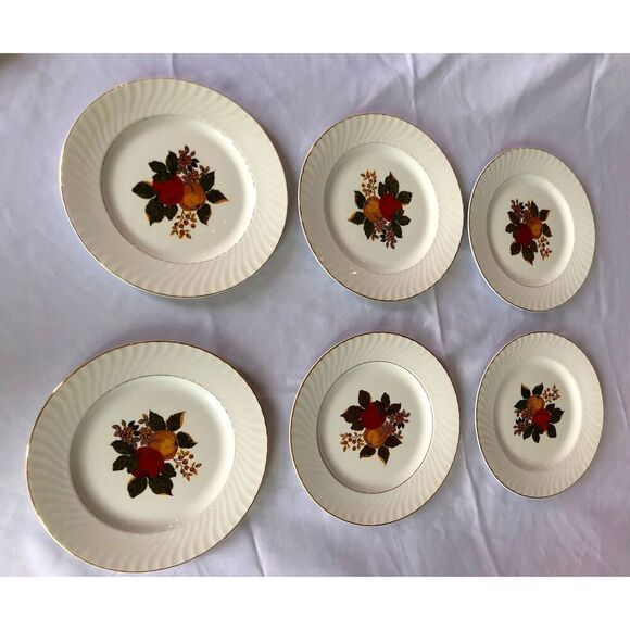 VINTAGE WEDGWOOD Fine China by Wedgwood, English Harvest, Dinner Plates, etc. - Picture 7 of 12